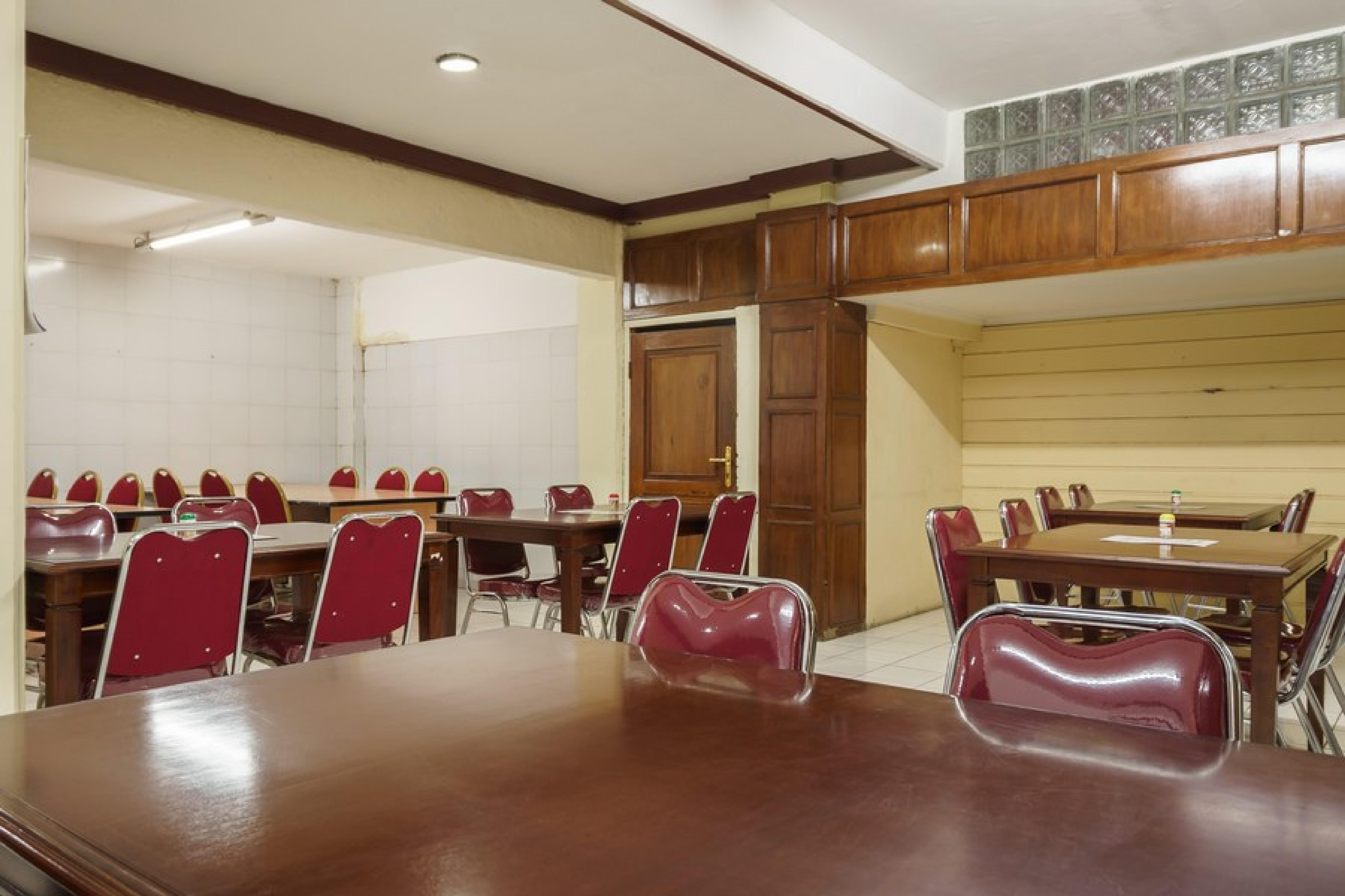 Reddoorz @ Jalan Jaksa Джакарта Екстер'єр фото